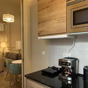 Loles De Cisneros Catedral Apartamento